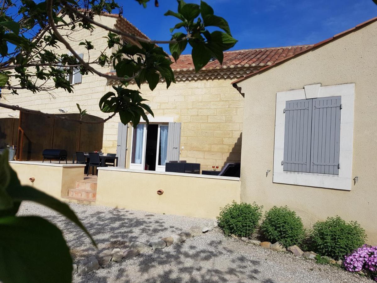 Le Mas Saint Jean Mézoargues Exterior photo